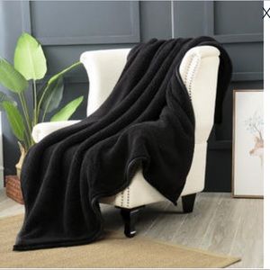 NIB REAFORT SHERPA DOUBLE LAYER THROW❤️❤️❤️
